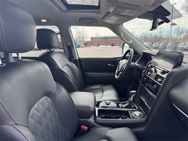2023 Nissan Armada Platinum 4WD photo
