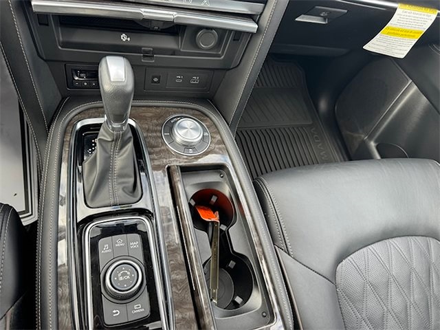 2023 Nissan Armada Platinum 4WD photo