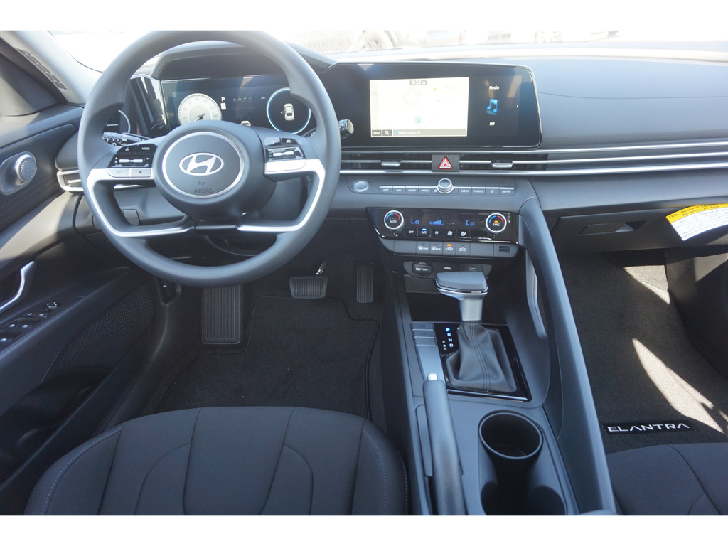 2024 Hyundai Elantra SEL 14