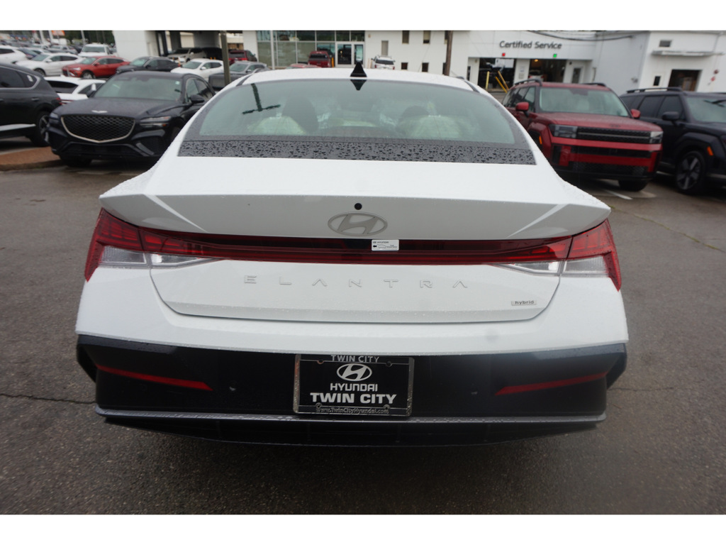 2024 Hyundai Elantra Hybrid Limited 5