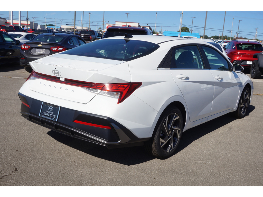 2024 Hyundai Elantra SEL 4