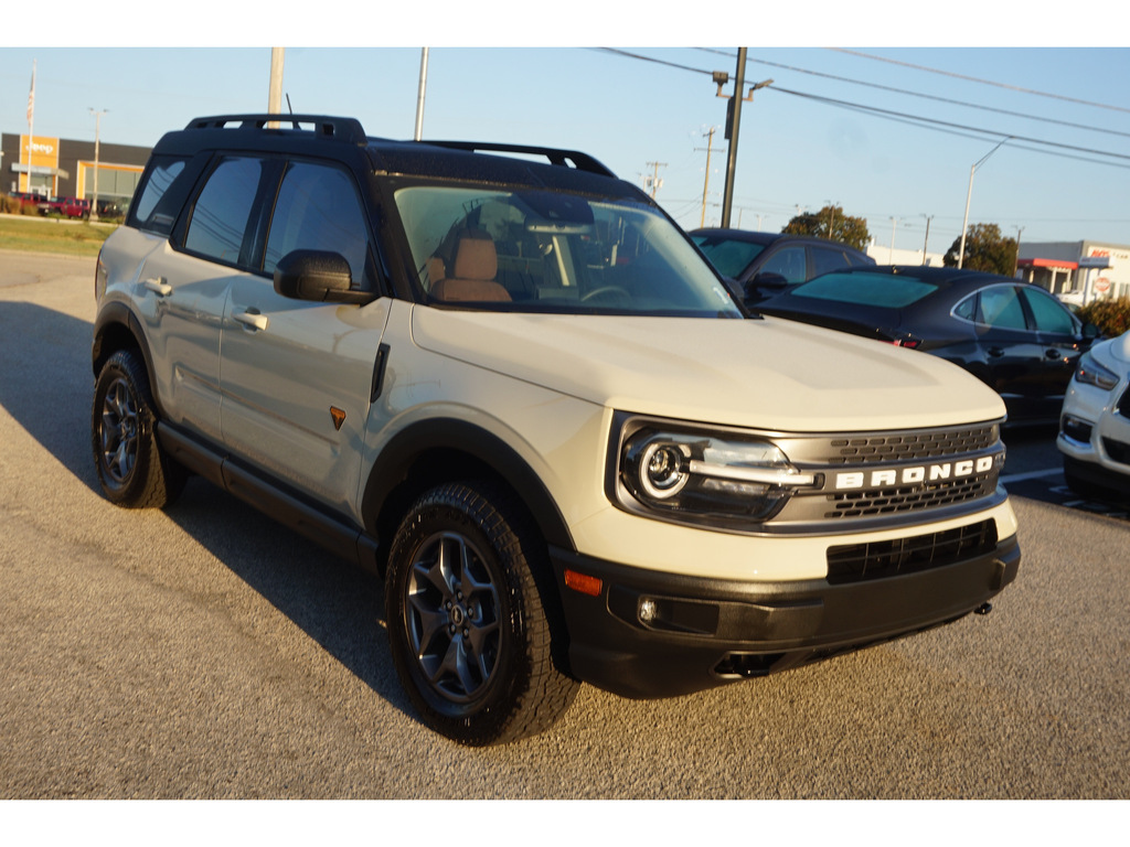 2024 Ford Bronco Badlands 4WD Sport 2