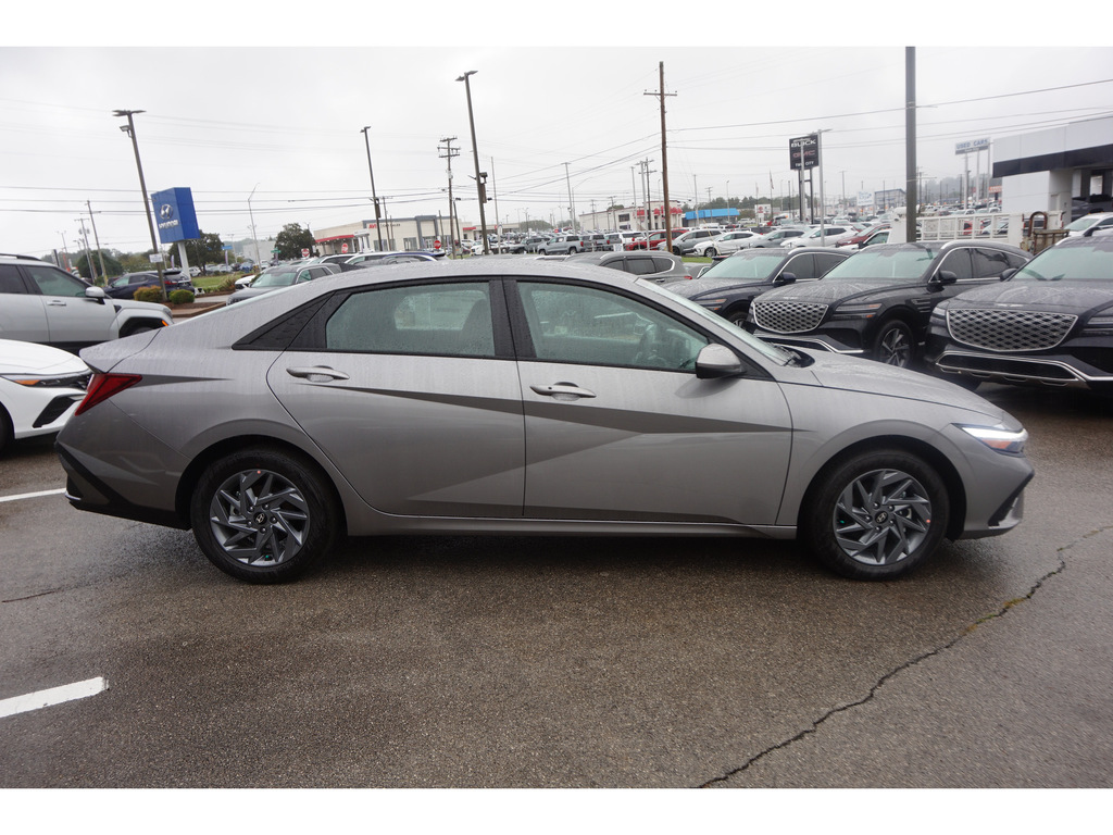 2025 Hyundai Elantra Hybrid Blue 3