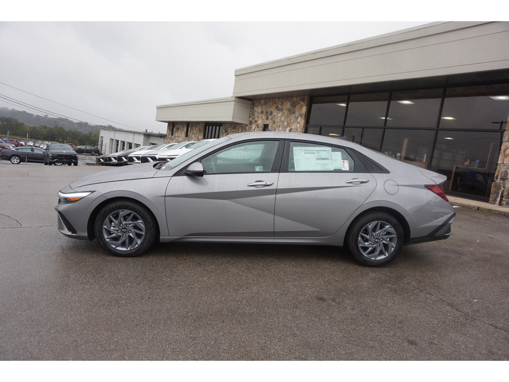 2025 Hyundai Elantra Hybrid Blue 7