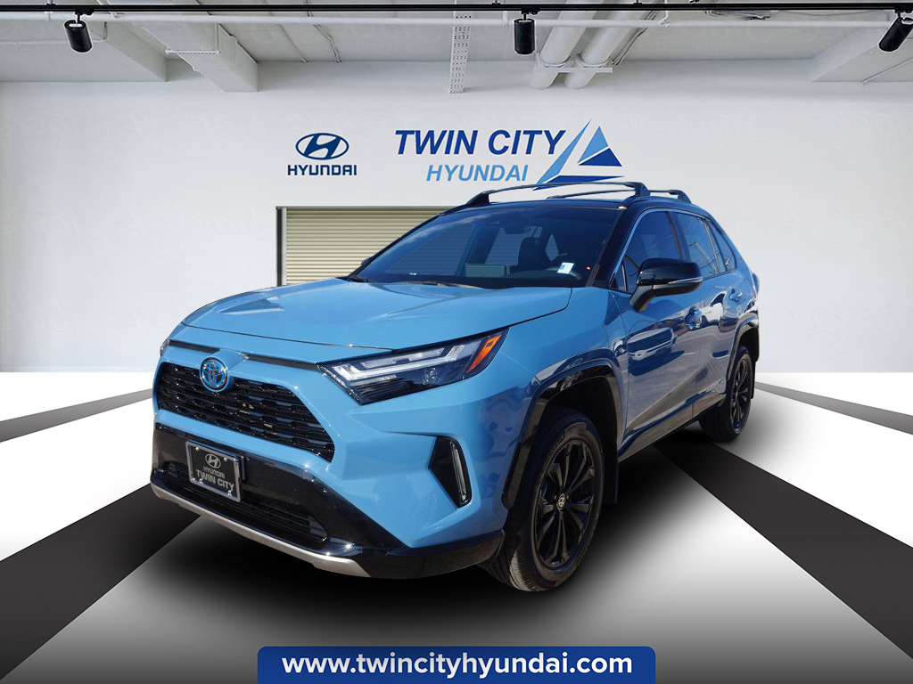 2022 Toyota RAV4 Hybrid XSE AWD 1