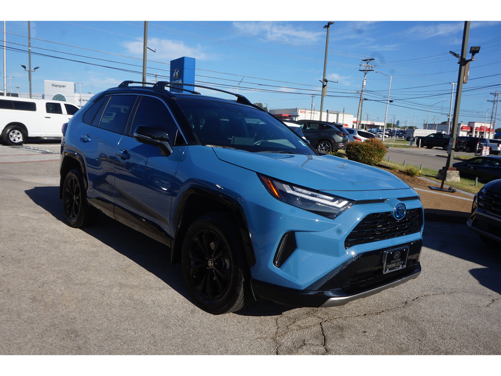 2022 Toyota RAV4 Hybrid XSE AWD 2