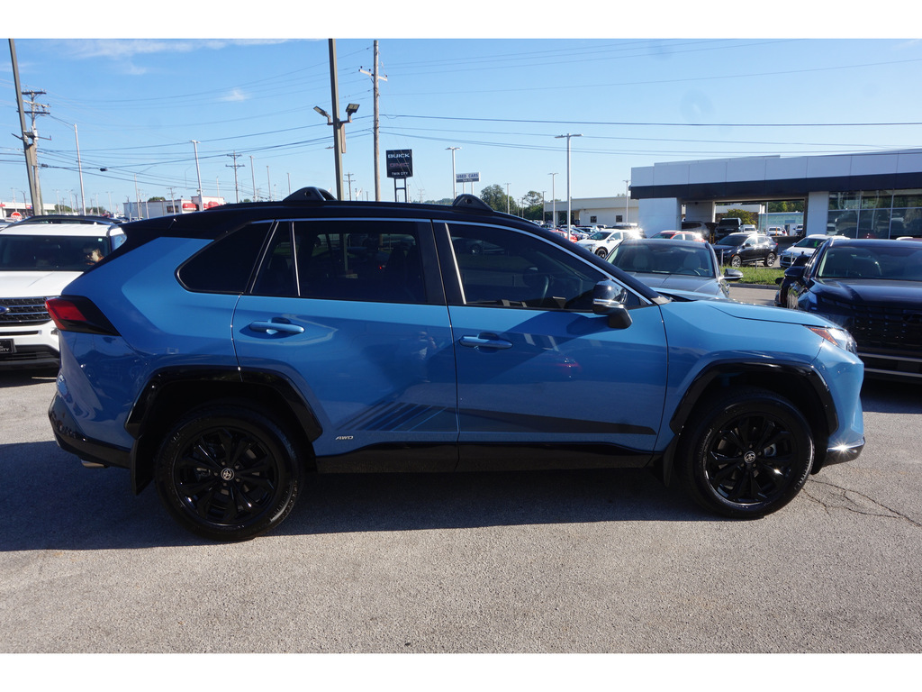 2022 Toyota RAV4 Hybrid XSE AWD 3