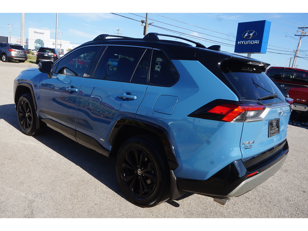 2022 Toyota RAV4 Hybrid XSE AWD 6