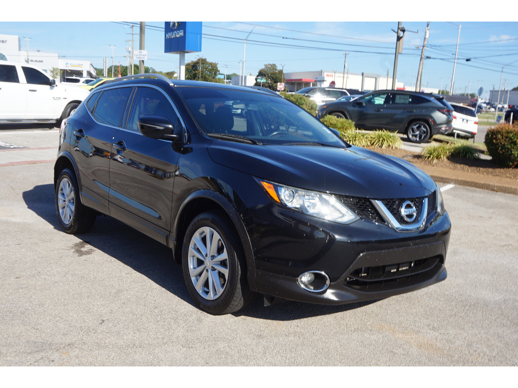 2018 Nissan Rogue Sport SV FWD 2