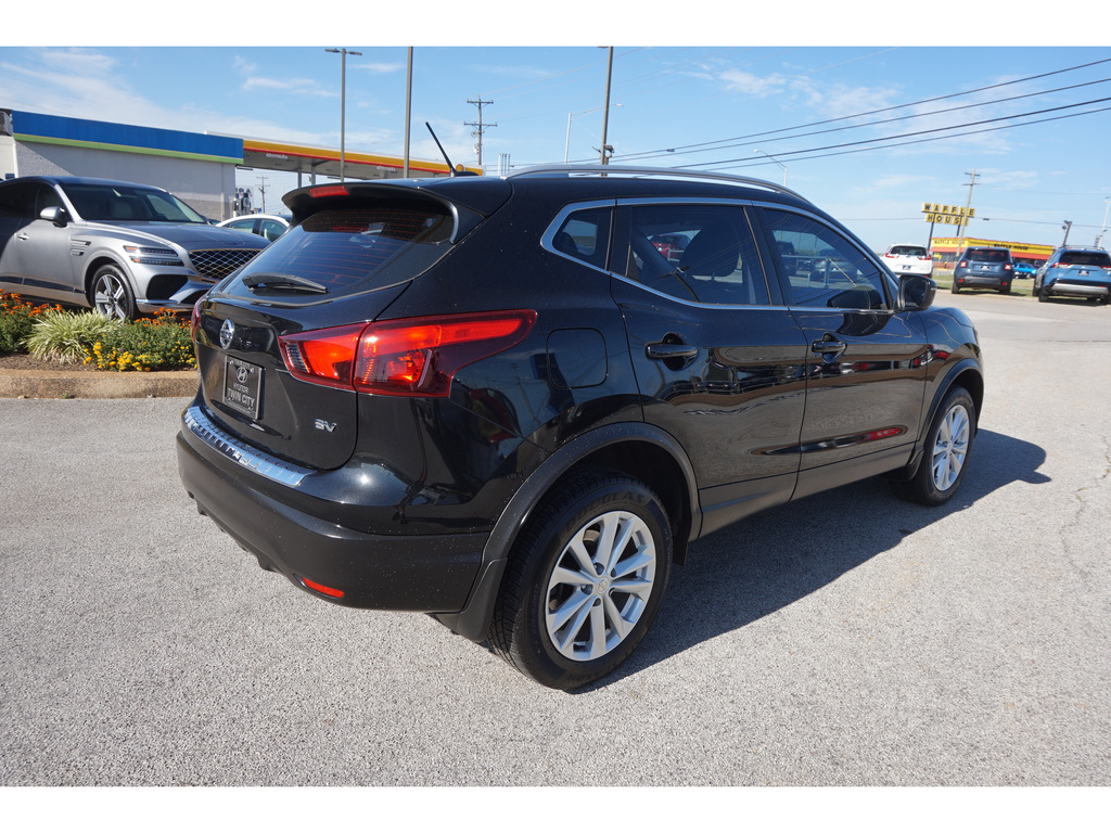 2018 Nissan Rogue Sport SV FWD 4