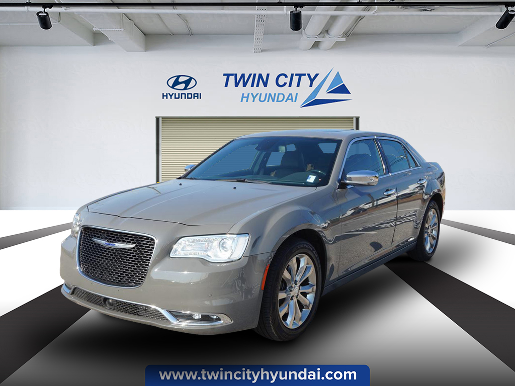 2019 Chrysler 300 Limited AWD 1