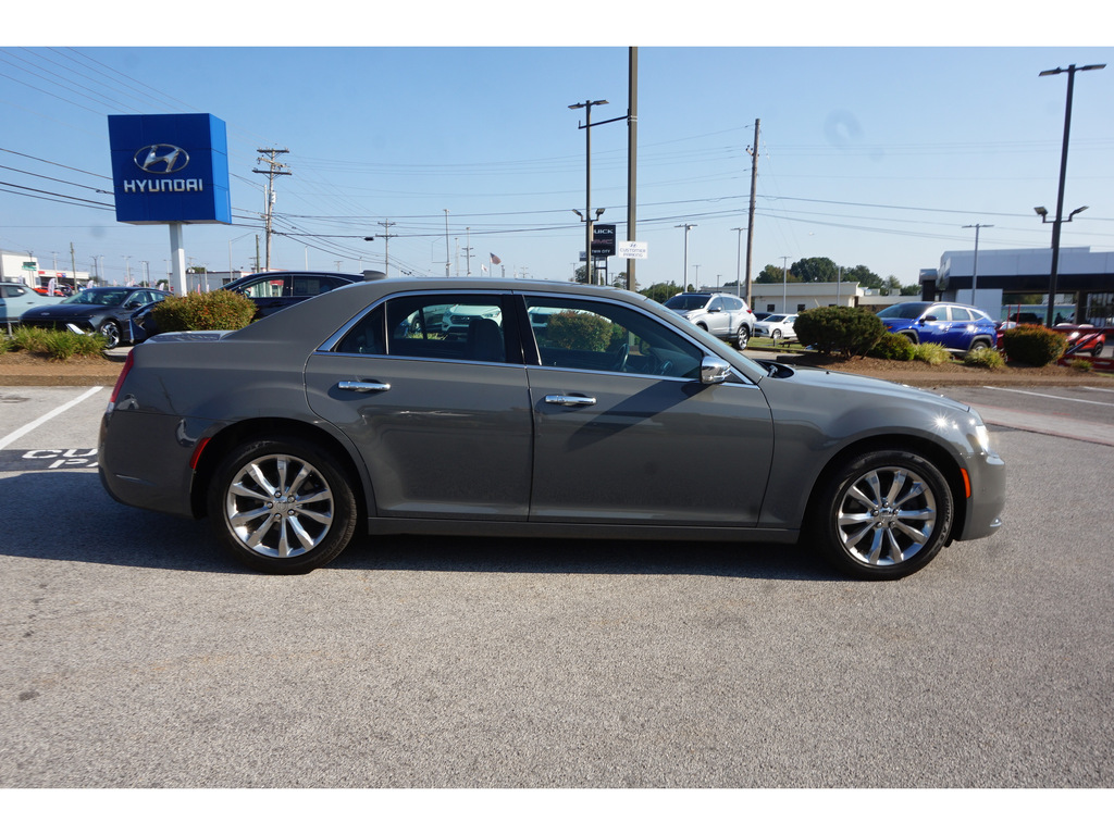 2019 Chrysler 300 Limited AWD 3