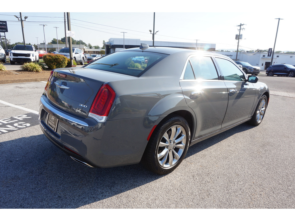 2019 Chrysler 300 Limited AWD 4