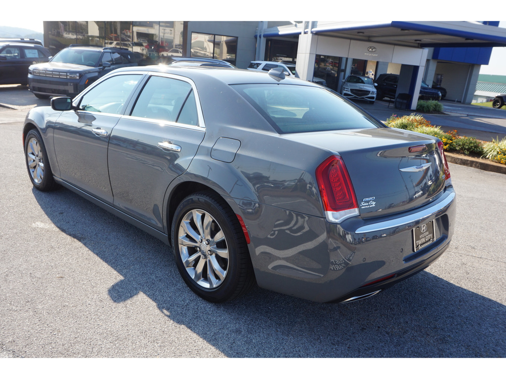 2019 Chrysler 300 Limited AWD 7