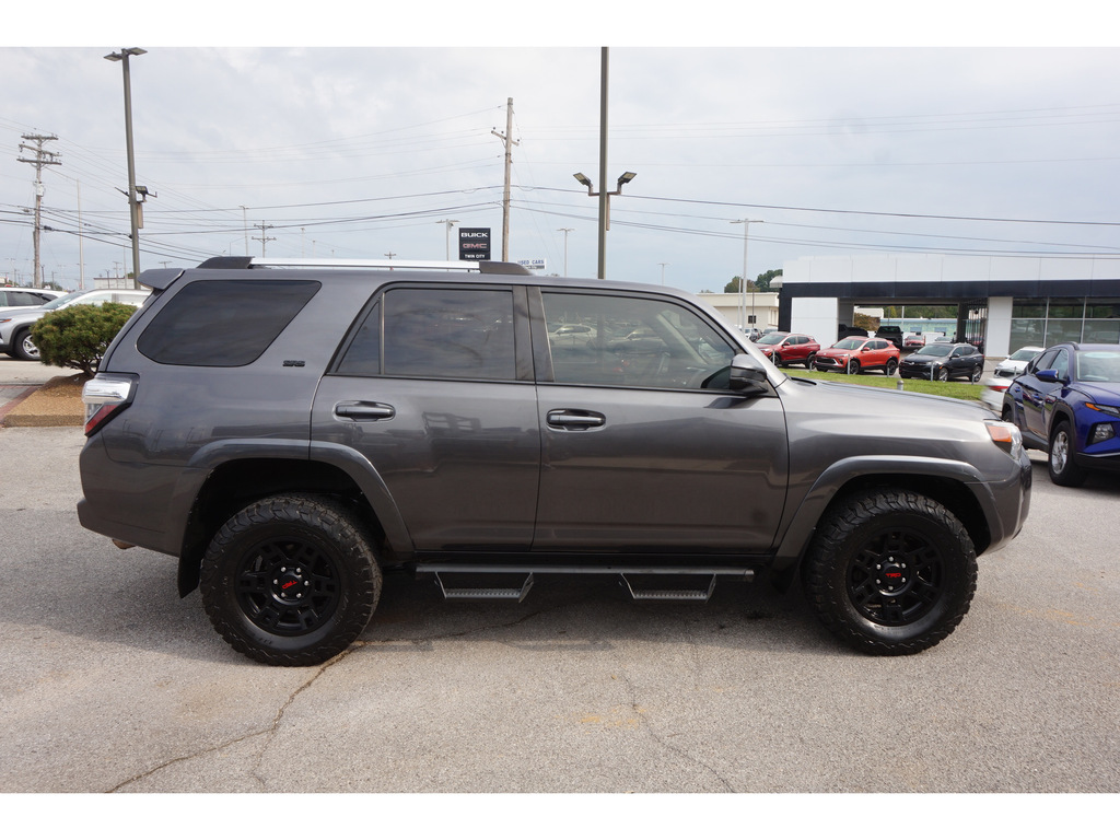 2019 Toyota 4Runner SR5 4WD 3