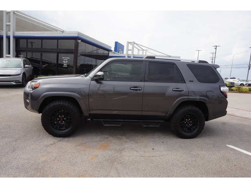 2019 Toyota 4Runner SR5 4WD 7