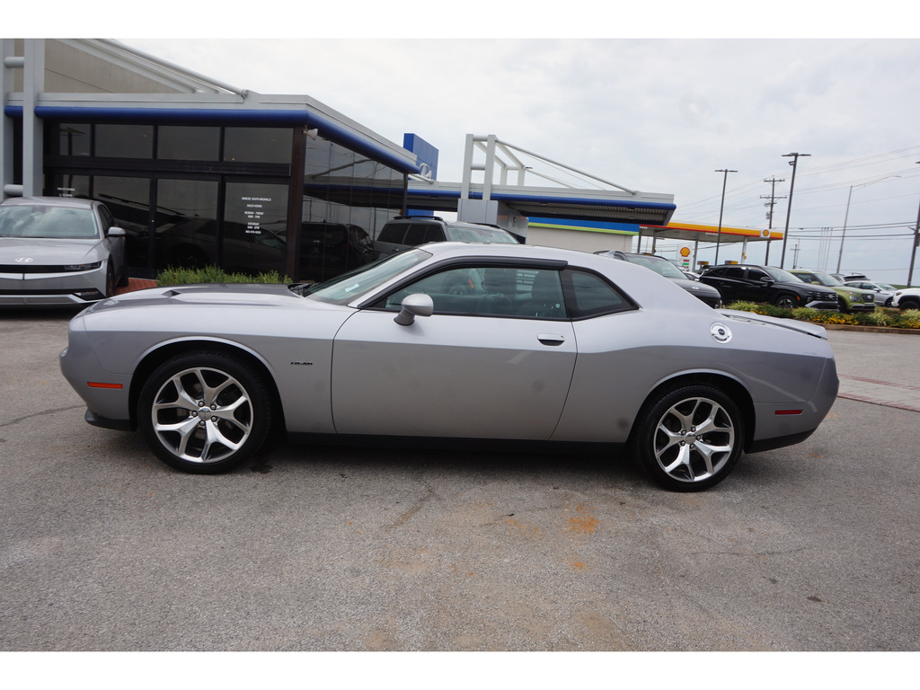 2016 Dodge Challenger R/T Plus 8