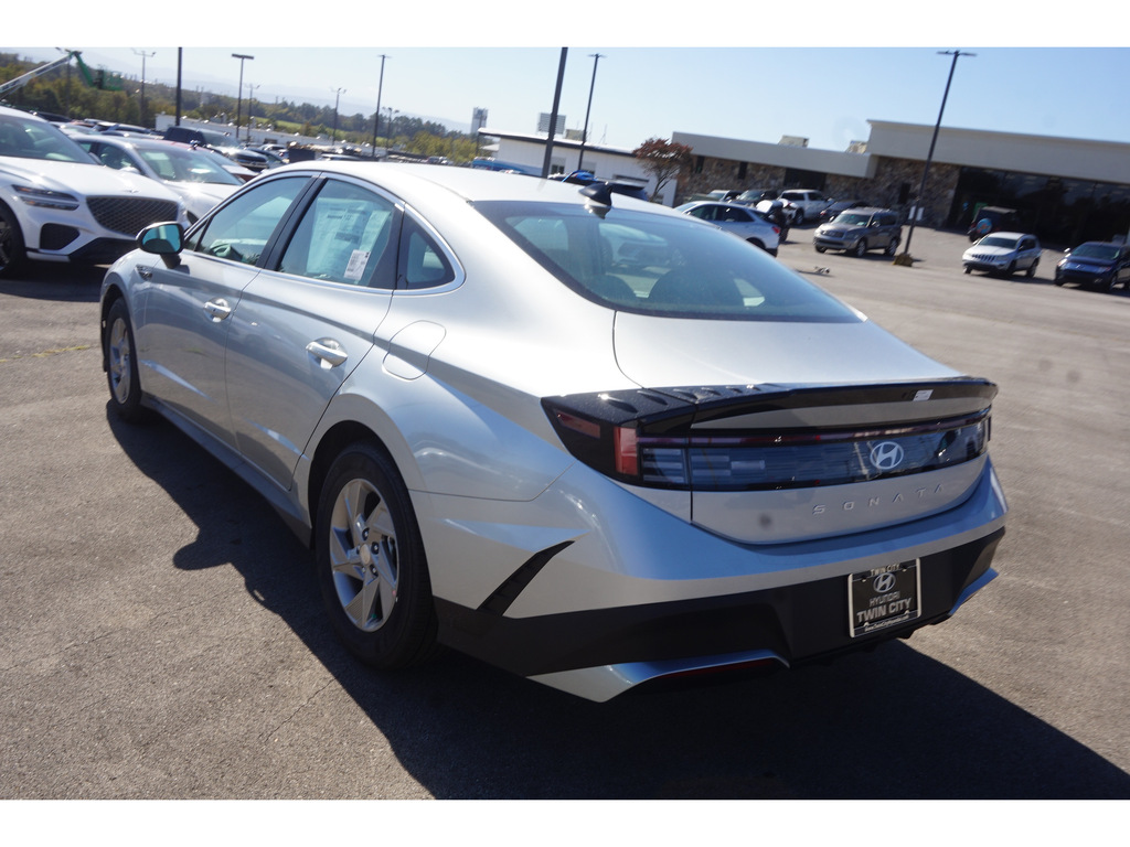 2025 Hyundai Sonata SE FWD 5