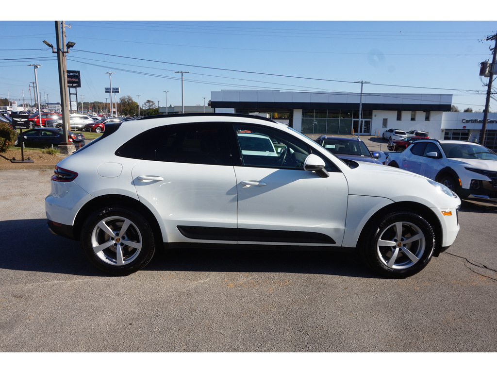 2018 Porsche Macan AWD 4