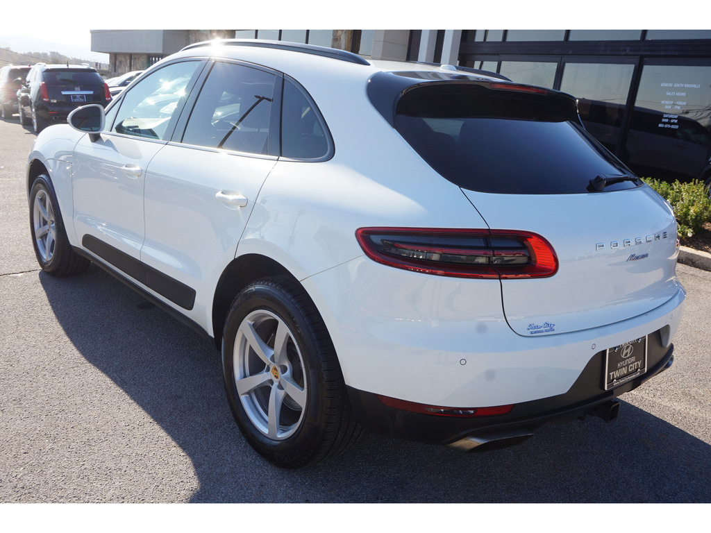 2018 Porsche Macan AWD 7