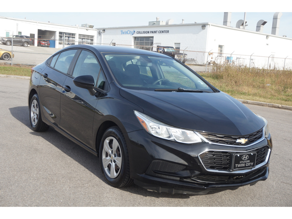 2018 Chevrolet Cruze LS 2