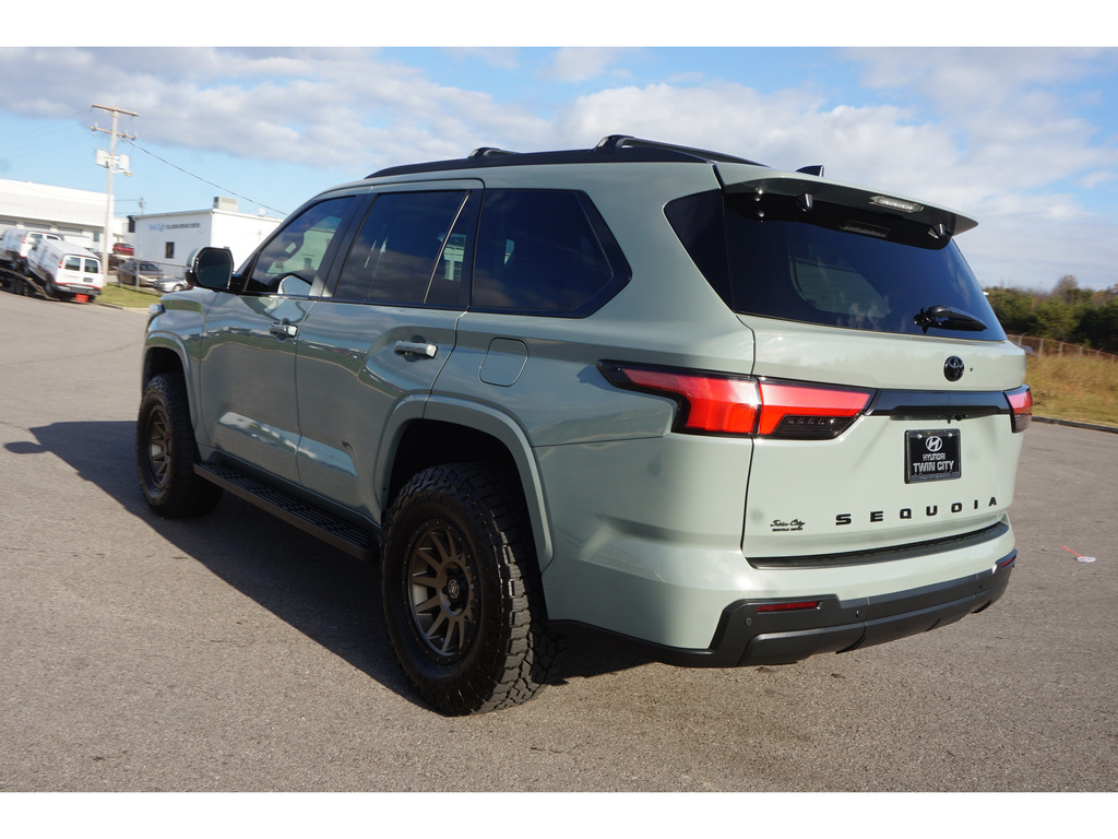 2024 Toyota Sequoia SR5 4WD 5