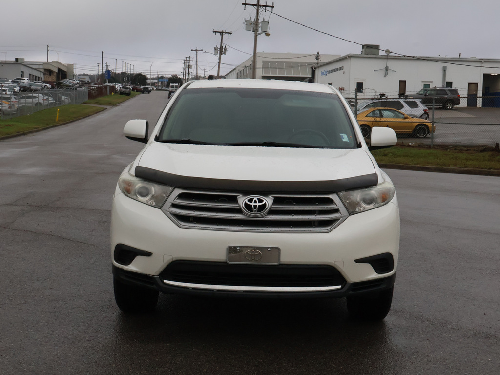 2013 Toyota Highlander FWD 2