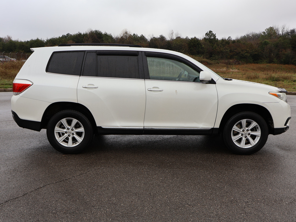 2013 Toyota Highlander FWD 4