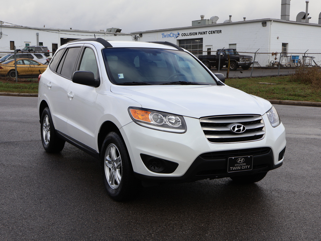 2012 Hyundai Santa Fe GLS FWD 2