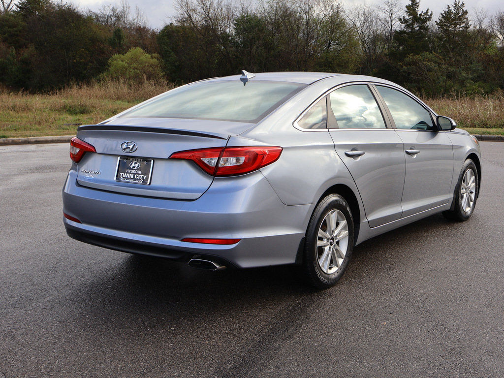 2015 Hyundai Sonata 2.4L SE 4