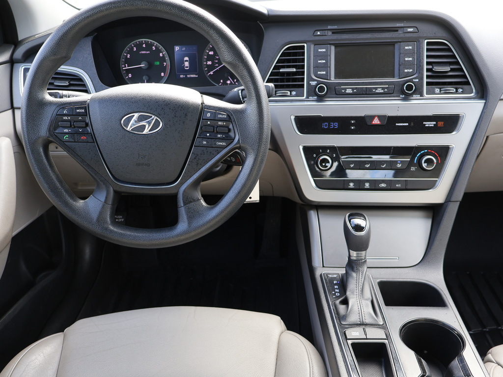 2015 Hyundai Sonata 2.4L SE 15