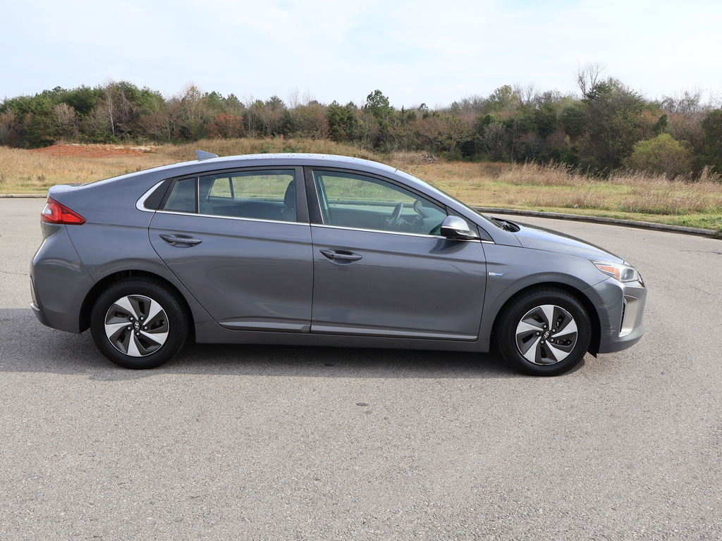 2019 Hyundai Ioniq Hybrid SEL 3