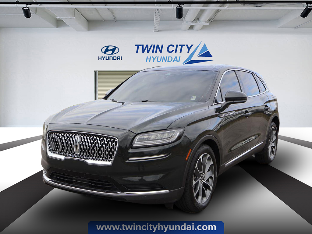 2022 Lincoln Nautilus Reserve AWD 1