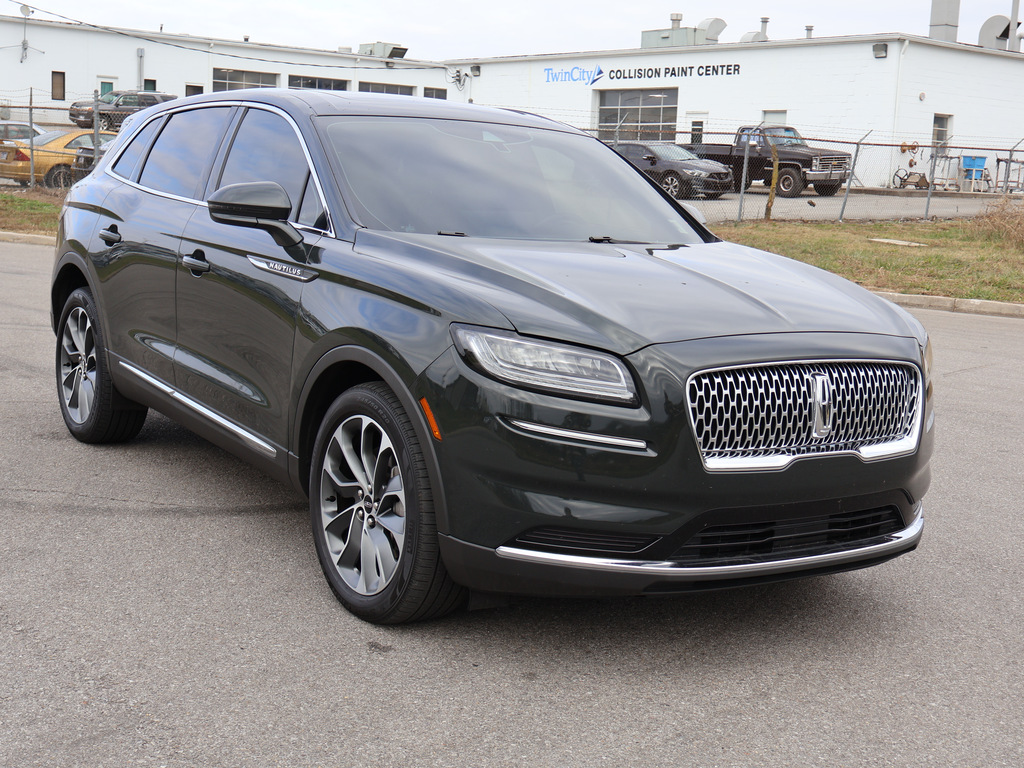 2022 Lincoln Nautilus Reserve AWD 2