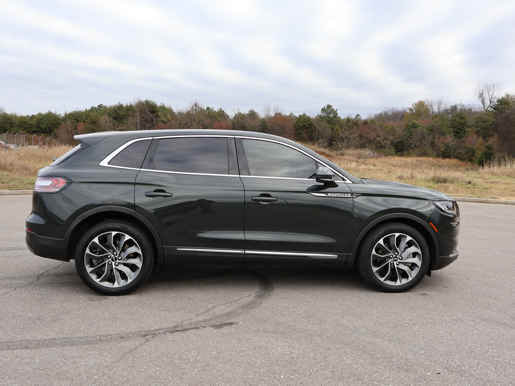 2022 Lincoln Nautilus Reserve AWD 3