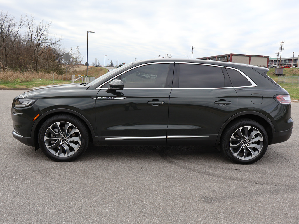 2022 Lincoln Nautilus Reserve AWD 6