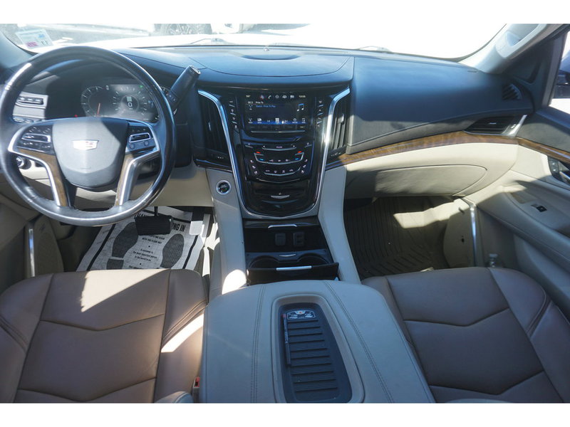 used 2019 Cadillac Escalade car, priced at $35,874