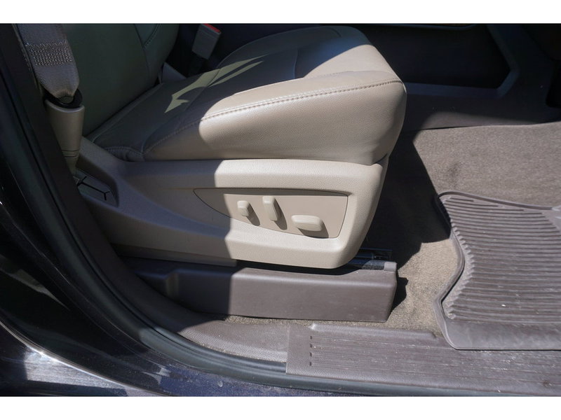 used 2015 GMC Sierra car, priced at $24,997